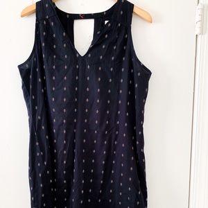 Casual keyhole dress.